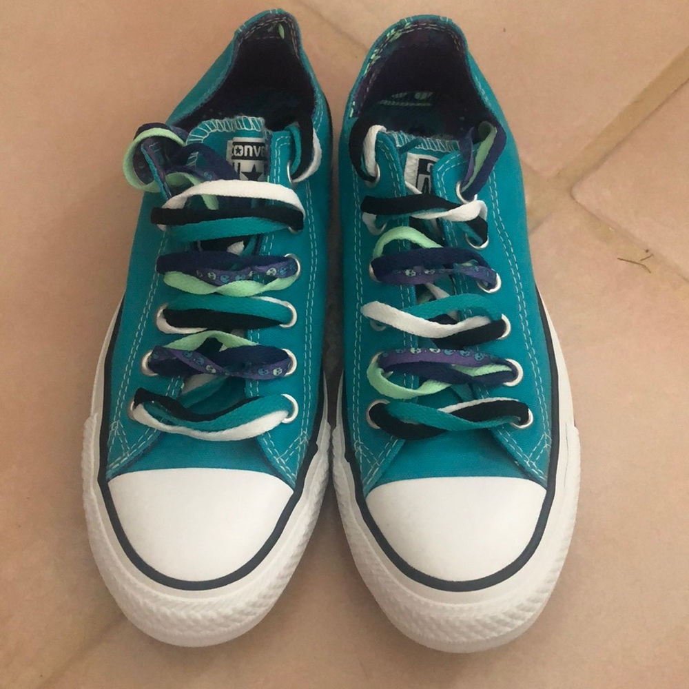 Never worn! Teal All Star Converse! Size 7!
